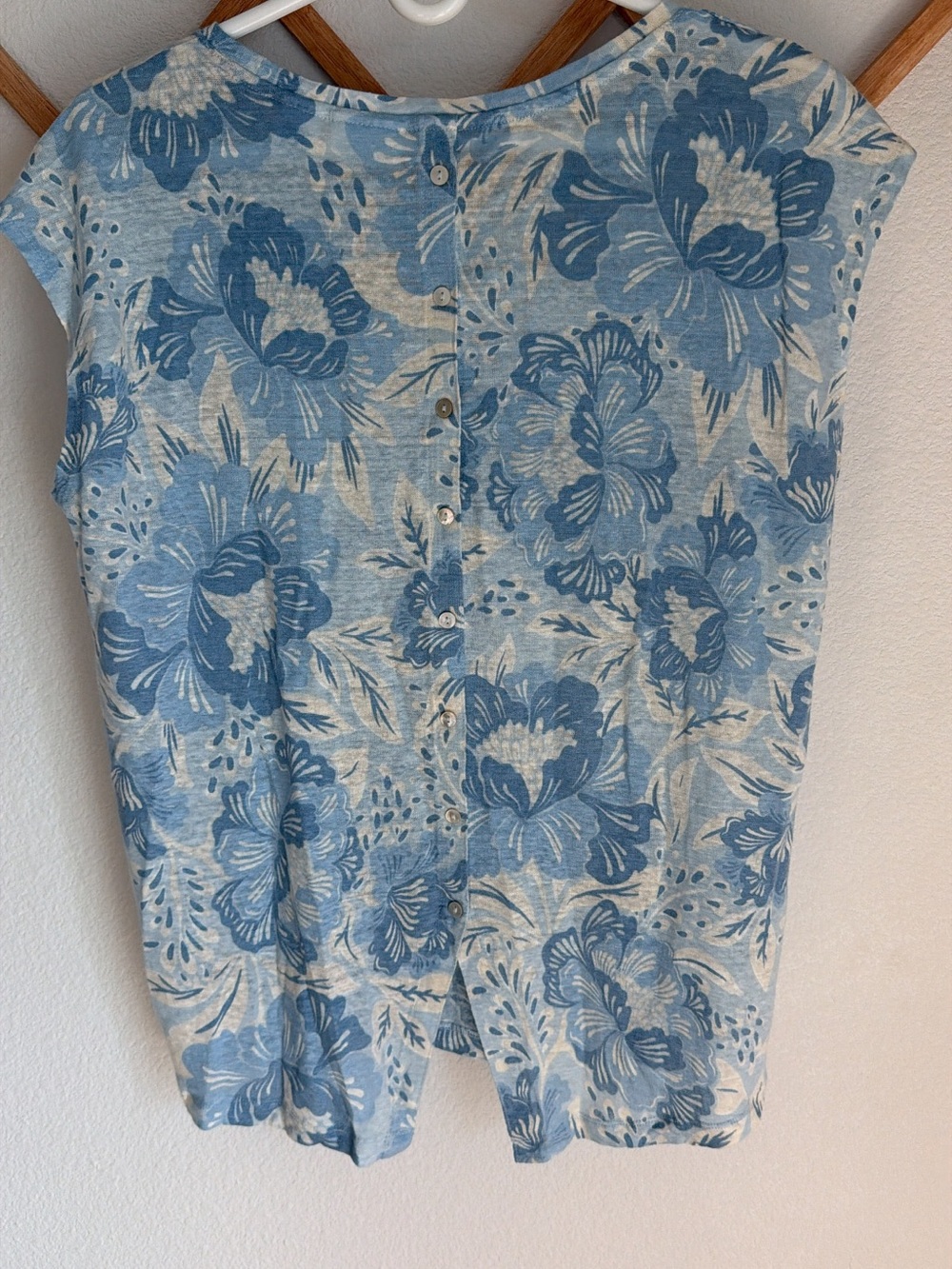 Sigrid Olsen Blue Floral Linen Vacation Shirt - Women’s Medium - Picture 2 of 5